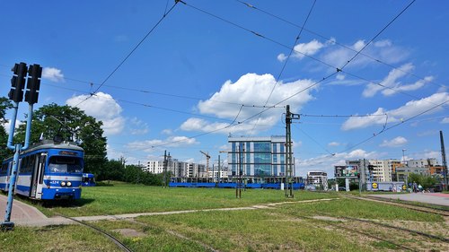 Ostatnia prosta w Mistrzejowicach. Kolej i tramwaj są, teraz czas na wygodne dojście